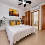 Vila Flavia - Private Pool, Jacuzzi, Bbq And Game By Lanzarote *