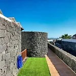 Flavia - Private Pool, Jacuzzi, Bbq And Game By Lanzarote Vila