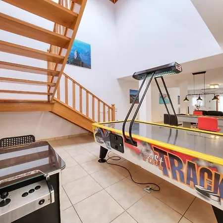 Flavia - Private Pool, Jacuzzi, Bbq And Game By Lanzarote Villa