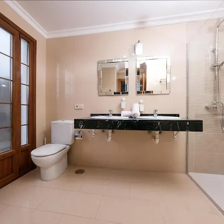 Flavia - Private Pool, Jacuzzi, Bbq And Game By Lanzarote * Playa Blanca (Lanzarote)