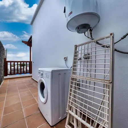 Villa Flavia - Private Pool, Jacuzzi, Bbq And Game By Lanzarote Playa Blanca (Lanzarote)