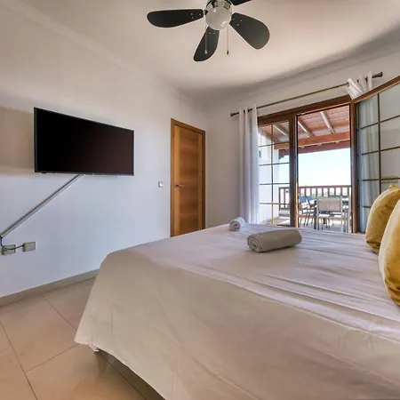 Flavia - Private Pool, Jacuzzi, Bbq And Game By Lanzarote *