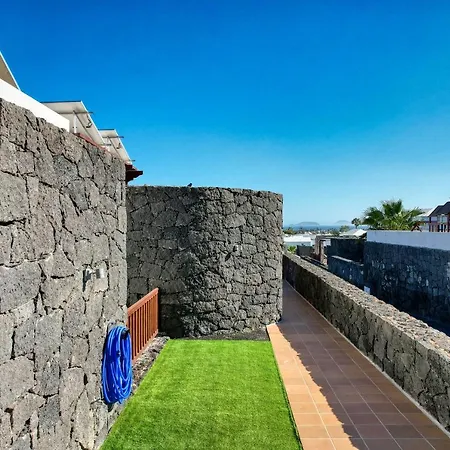 Flavia - Private Pool, Jacuzzi, Bbq And Game By Lanzarote Willa