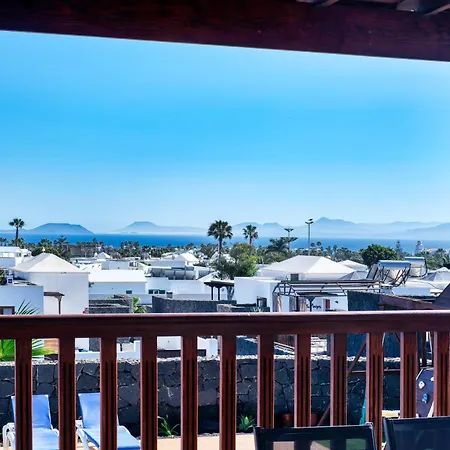 Flavia - Private Pool, Jacuzzi, Bbq And Game By Lanzarote Villa