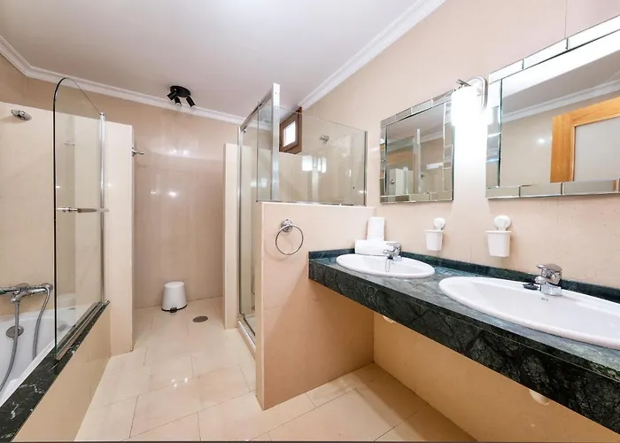 Flavia - Private Pool, Jacuzzi, Bbq And Game By Lanzarote *