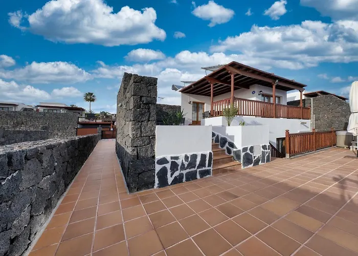 Flavia - Private Pool, Jacuzzi, Bbq And Game By Lanzarote *