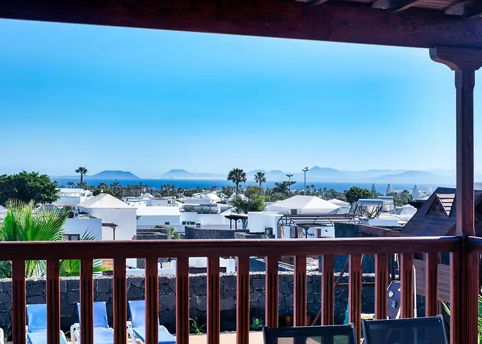 Flavia - Private Pool, Jacuzzi, Bbq And Game By Lanzarote Villa