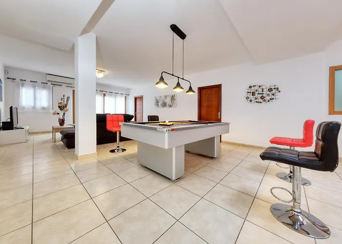 Flavia - Private Pool, Jacuzzi, Bbq And Game By Lanzarote Villa *