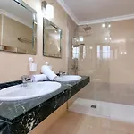 Flavia - Private Pool, Jacuzzi, Bbq And Game By Lanzarote Villa *